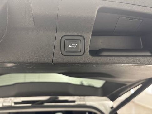 Used 2020 GMC Acadia AT4 image 25