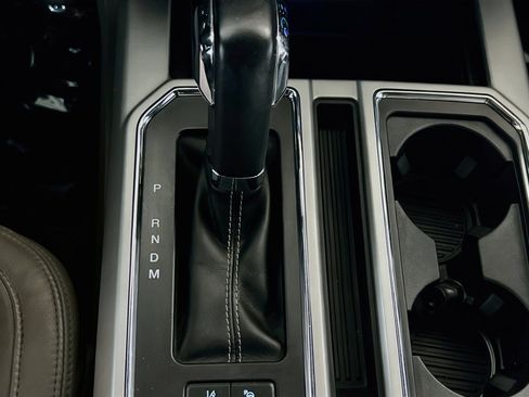 Used 2020 Ford F150 Lariat w/ Equipment Group 502A Luxury AWD/4WD image 13