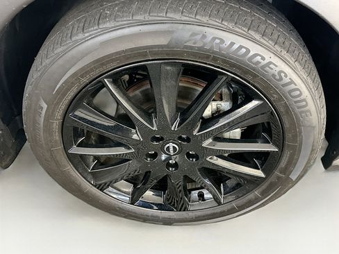 Used 2023 Nissan Murano SV w/ SV Midnight Edition Package image 11