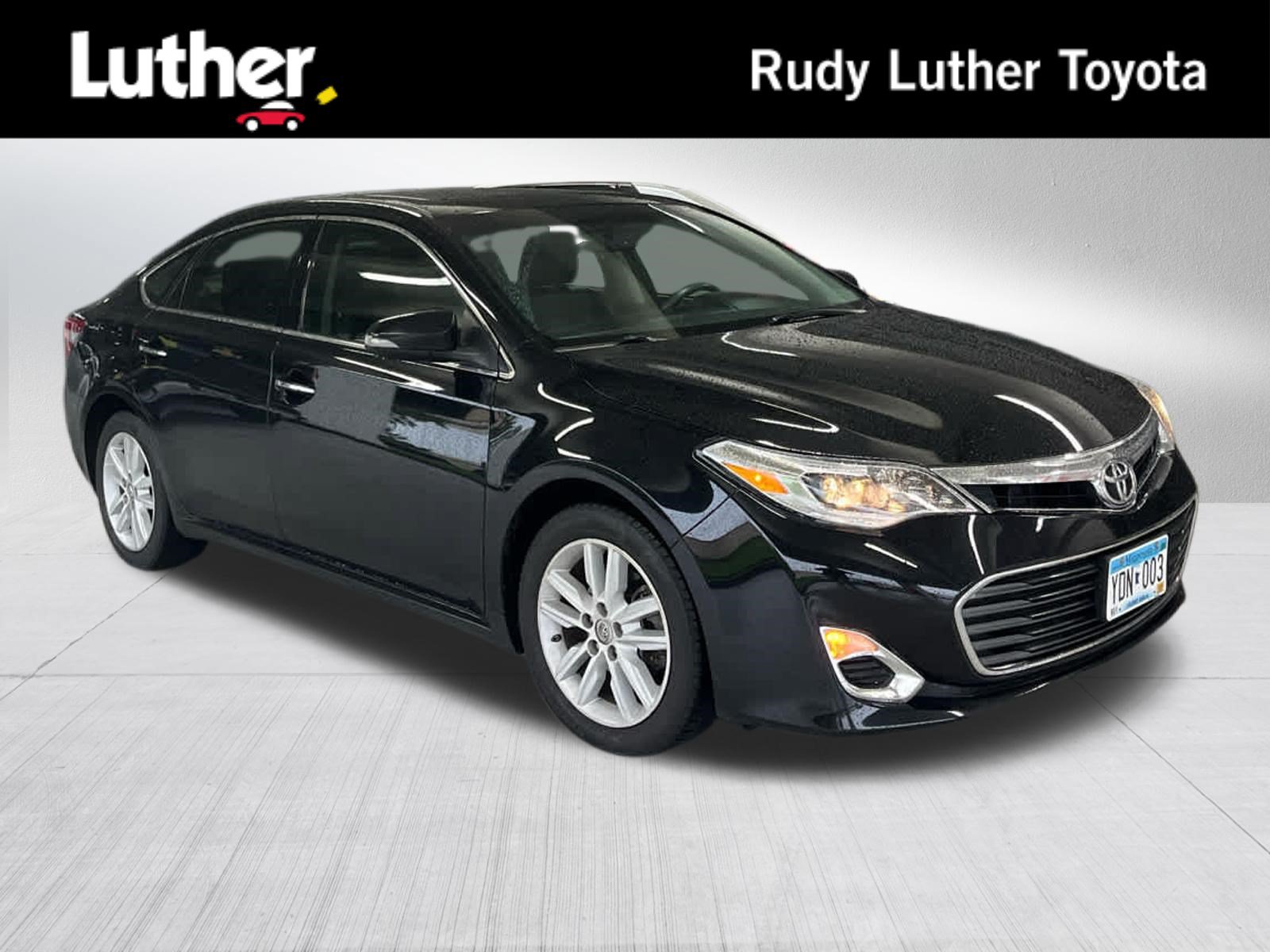 Used 2013 Toyota Avalon XLE Premium FWD image 1