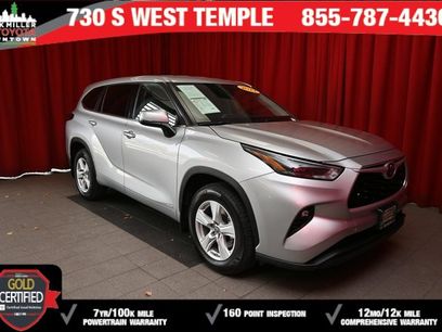 Certified 2022 Toyota Highlander LE