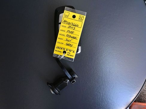 Used 2023 Ford Explorer Limited image 22