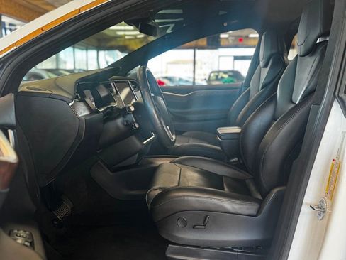 Used 2017 Tesla Model X 75D image 17