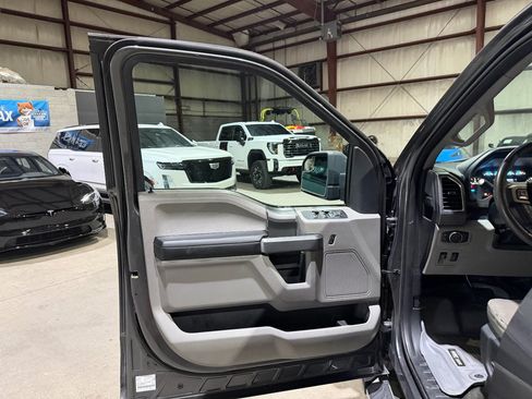 Used 2015 Ford F150 XLT w/ Equipment Group 302A Luxury RWD image 10