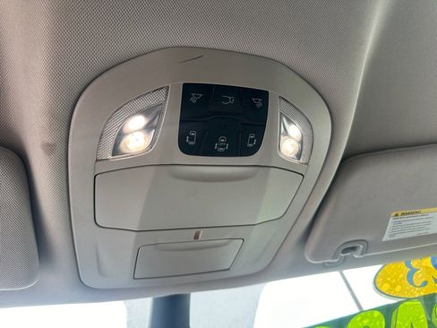 Used 2023 Chrysler Voyager LX image 19