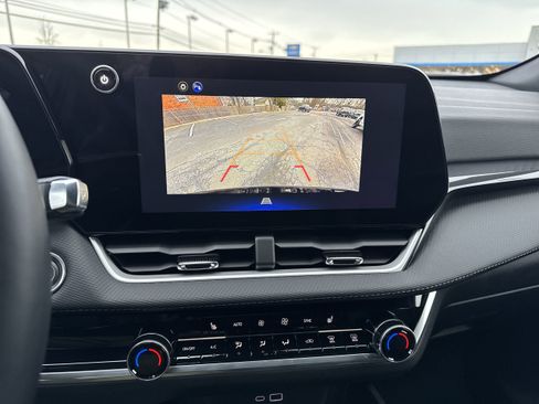 Used 2026 Chevrolet Equinox LT w/ Convenience Package II image 15