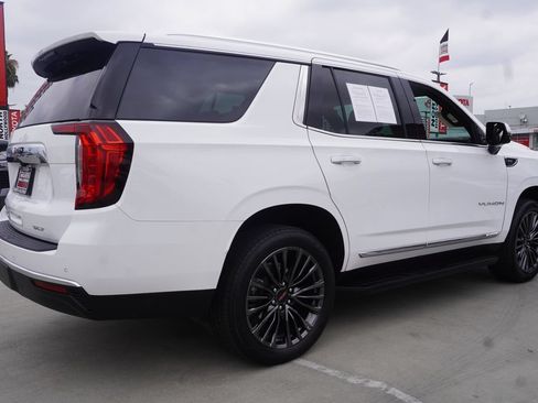 Used 2023 GMC Yukon SLT w/ SLT Premium Package RWD image 7