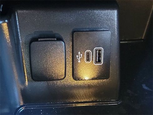 Used 2025 Ford Explorer Active image 15