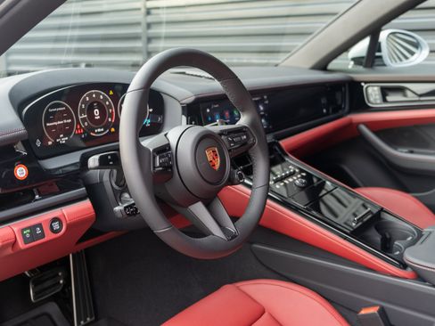 New 2026 Porsche Panamera 4 image 4