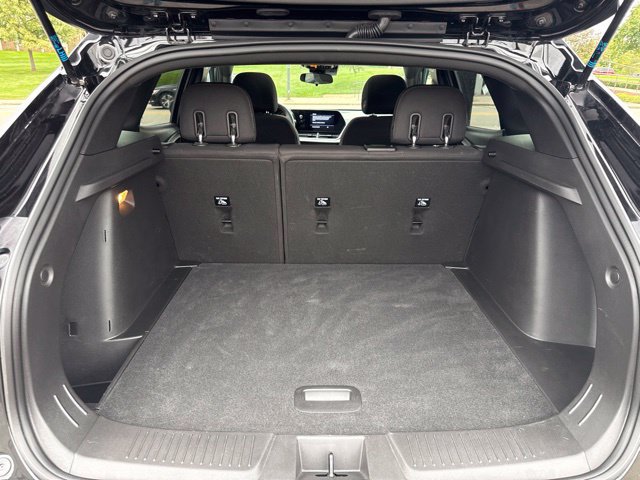 Used 2025 Chevrolet Trax RS w/ Sunroof Package FWD image 11