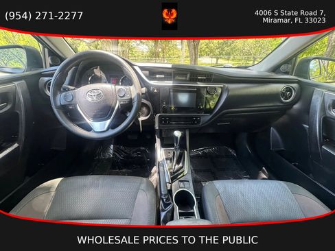 Used 2017 Toyota Corolla LE FWD image 6
