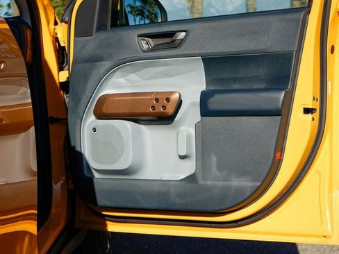 Used 2023 Ford Maverick Lariat w/ Lariat Luxury Package image 41