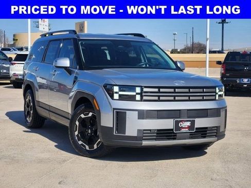 Used 2024 Hyundai Santa Fe SEL image 2