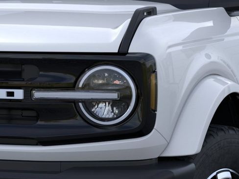 New 2026 Ford Bronco Outer Banks AWD/4WD image 19