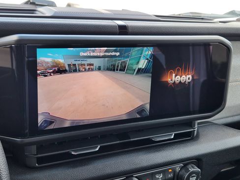 New 2026 Jeep Gladiator Sport AWD/4WD image 17