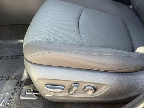 Used 2023 Toyota RAV4 XLE AWD/4WD image 11