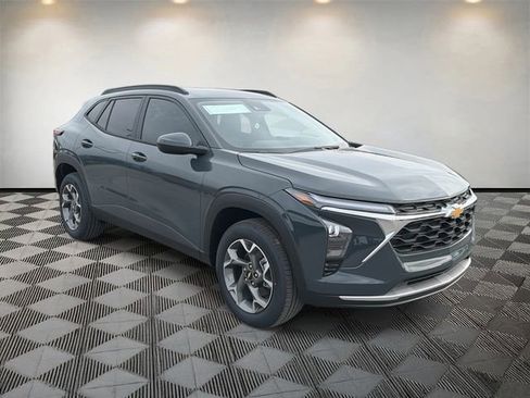 New 2026 Chevrolet Trax LT w/ Driver Confidence Package image 3