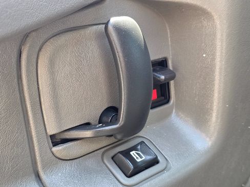 Used 2014 Chevrolet Express 2500 Extended RWD image 29