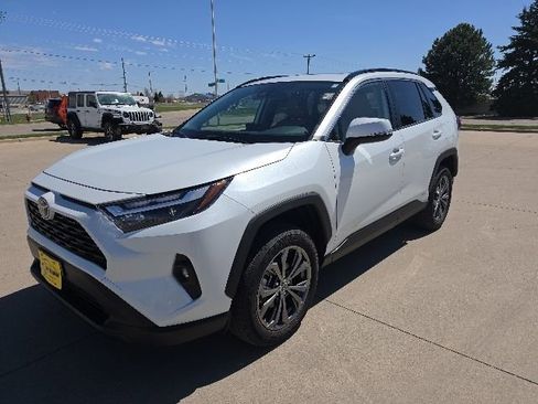 Used 2025 Toyota RAV4 XLE Premium AWD/4WD image 3