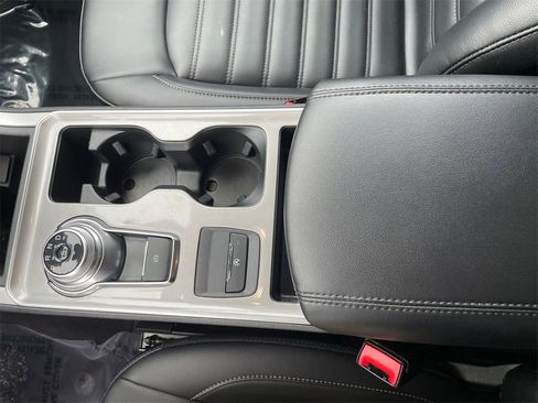 Used 2023 Ford Edge SEL w/ Convenience Package image 15