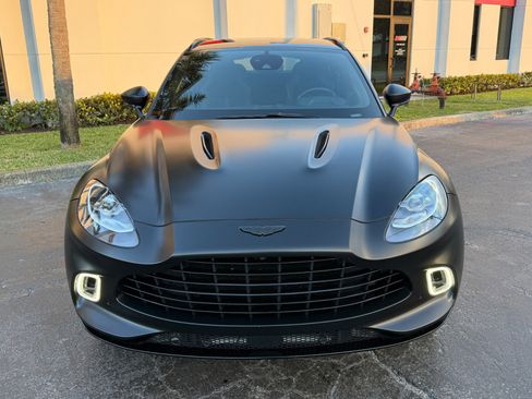 Used 2022 Aston Martin DBX image 10