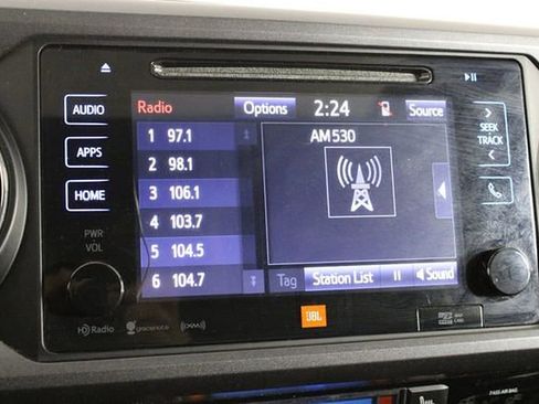 Used 2018 Toyota Tacoma TRD Off-Road image 32