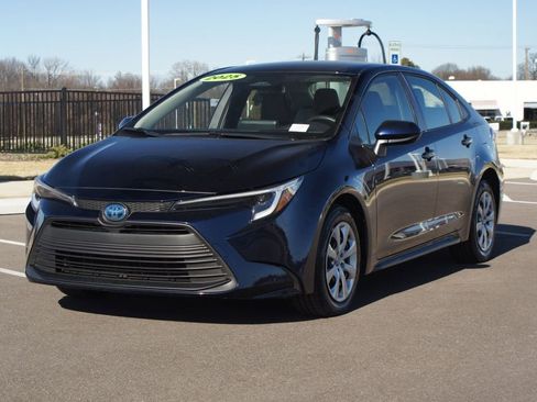 Used 2025 Toyota Corolla LE image 22