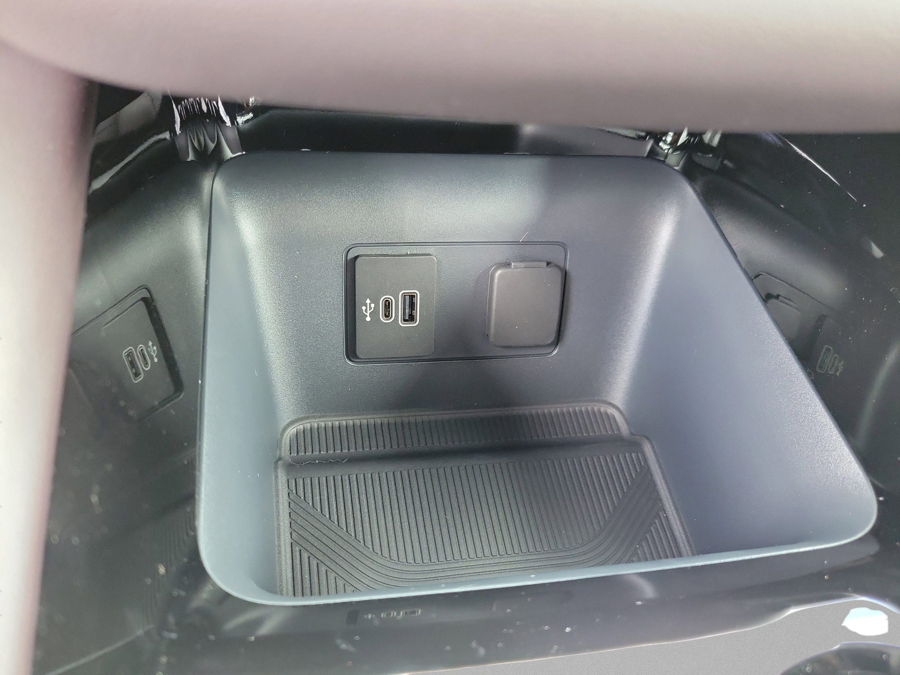 New 2026 Ford Explorer Platinum RWD image 33