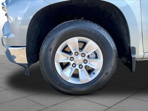 Used 2024 Chevrolet Silverado 1500 LT RWD image 11