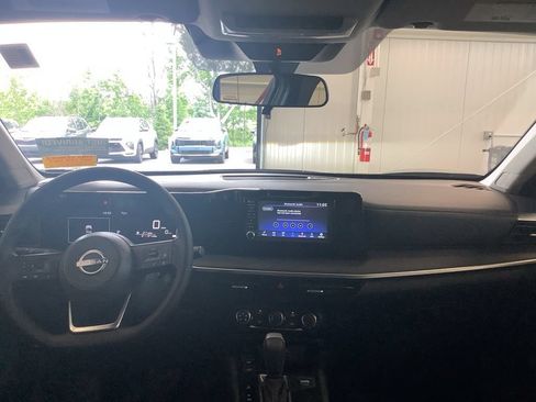 Used 2025 Nissan Kicks S AWD/4WD image 11