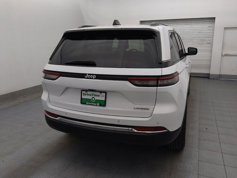 Used 2023 Jeep Grand Cherokee Laredo RWD image 7