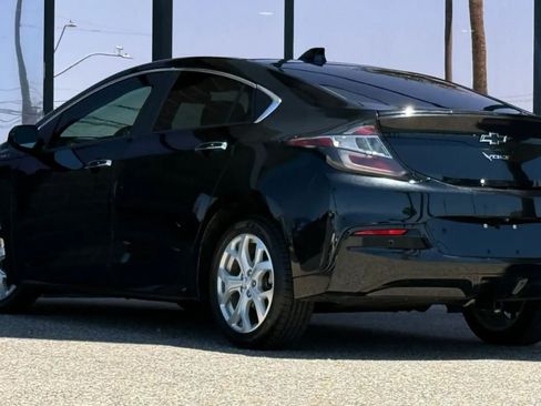 Used 2018 Chevrolet Volt Premier w/ Driver Confidence Package FWD image 7