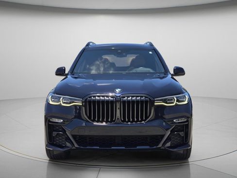 Used 2022 BMW X7 xDrive40i w/ M Sport Package AWD/4WD image 5