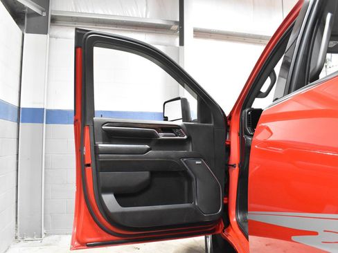 Used 2024 GMC Sierra 2500 SLT w/ SLT Convenience Package image 11