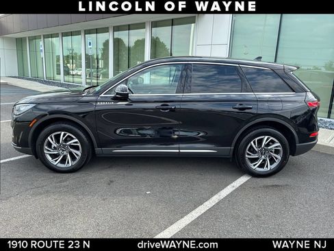 Certified 2024 Lincoln Corsair AWD w/ Equipment Group 101A image 2