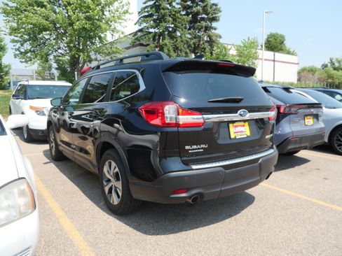 Used 2020 Subaru Ascent Premium w/ Convenience Package AWD/4WD image 3