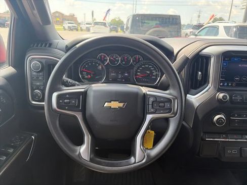 Used 2020 Chevrolet Silverado 1500 LT AWD/4WD image 15