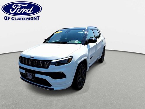 Used 2024 Jeep Compass Limited w/ High Altitude Package AWD/4WD image 3