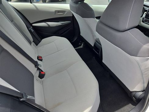 Used 2022 Toyota Corolla LE FWD image 16