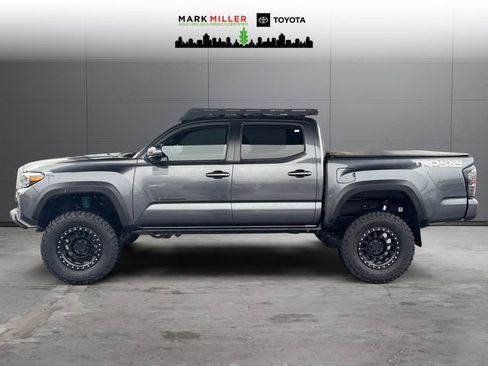 Used 2021 Toyota Tacoma TRD Off-Road w/ TRD Premium Off Road Package image 2