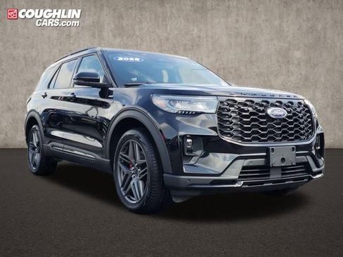 Used 2025 Ford Explorer ST-Line w/ Premium Package image 1