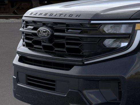 New 2025 Ford Expedition Platinum w/ Stealth Performance Package image 19