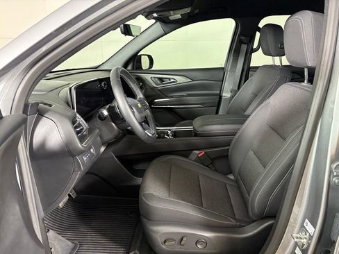 Used 2026 Chevrolet Traverse LT w/ Driver Confidence Package FWD image 19