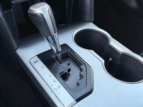 Used 2014 Toyota Camry SE FWD image 26