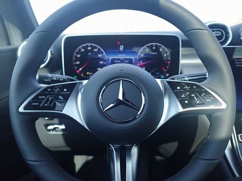New 2026 Mercedes-Benz GLC 300 4MATIC image 32