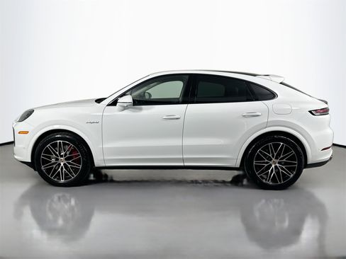 New 2025 Porsche Cayenne S image 2