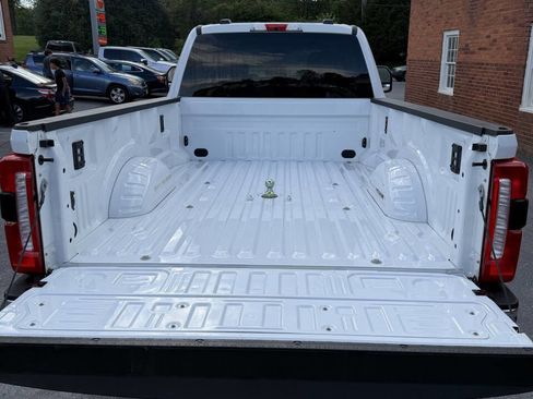 Used 2025 Ford F350 Lariat AWD/4WD image 7