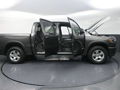 Used 2025 RAM 1500 Big Horn AWD/4WD image 36