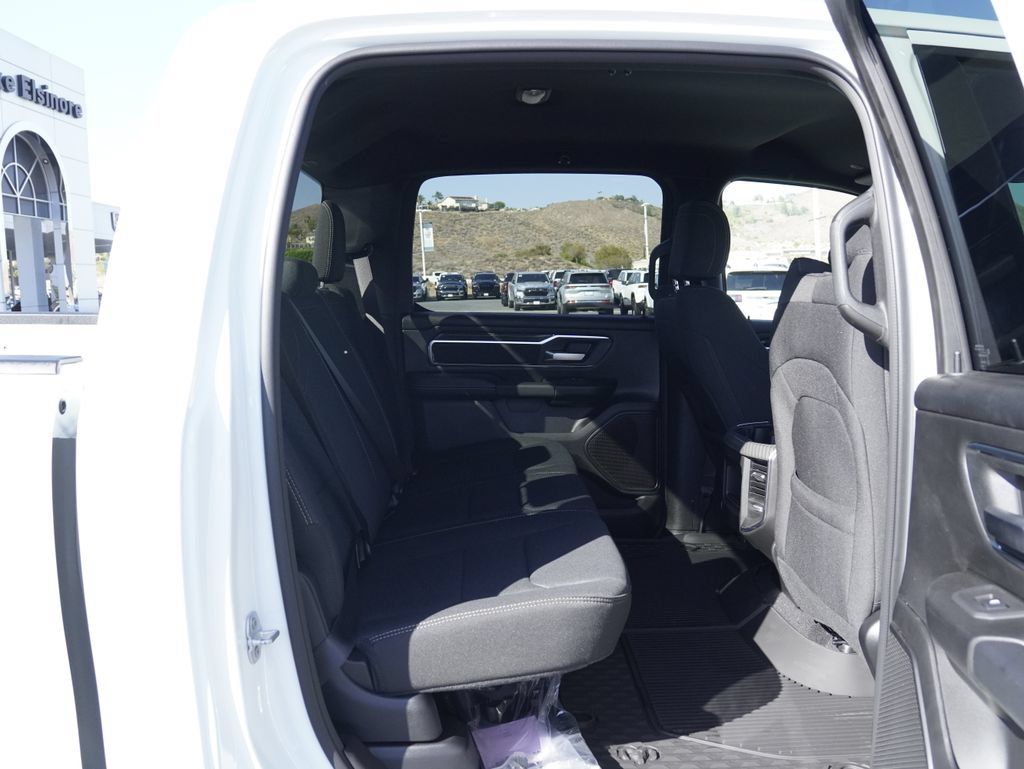 New 2026 RAM 1500 Big Horn w/ Sport Appearance Package AWD/4WD image 33
