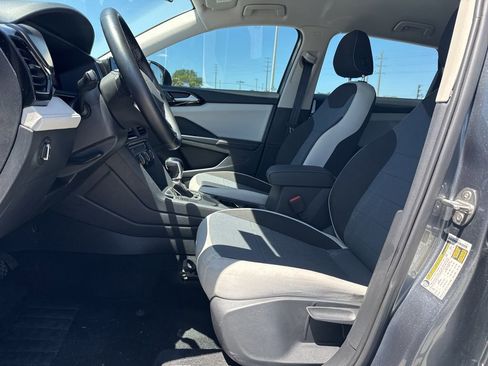 Used 2025 Volkswagen Taos S image 6